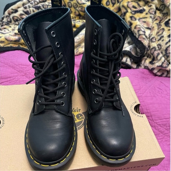 EUC 1460 WOMEN'S NAPPA LEATHER LACE UP BOOTS SZ7 - Picture 7 of 10